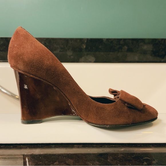 Stuart Weitzman Brown Suede Peep Toe Wedge Marble Heel Bow Tie Accent sz 4.5 - Picture 4 of 16